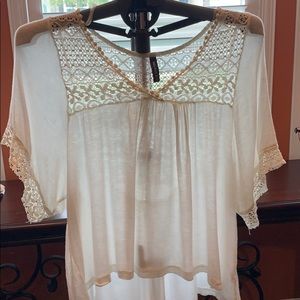 XL pac sun top Tilt brand. Off white/ lace top